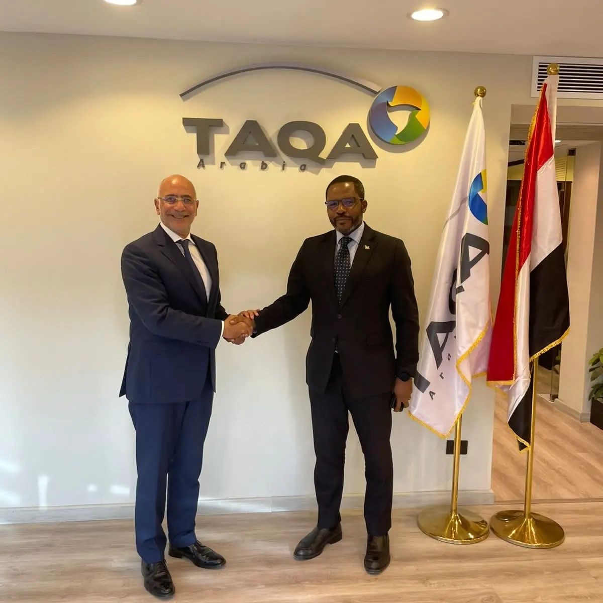 Equatorial Guinea Minister of Mines and Hydrocarbons signs LNG & CNG agreements with TAQA Arabia 